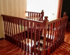 Деревянные ограждения для лестничного проема