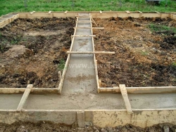 Залит ленточный фундамент для деревянного дома