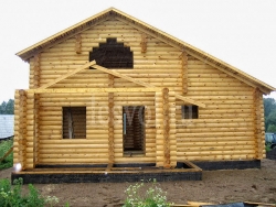 Сруб из оцилиндрованного бревна