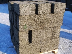 Блоки из арболита на поддоне